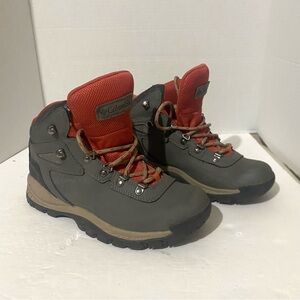 Columbia Newton Ridge Plus Waterproof Hiking Boots Womens Sz 8.5 Wide
